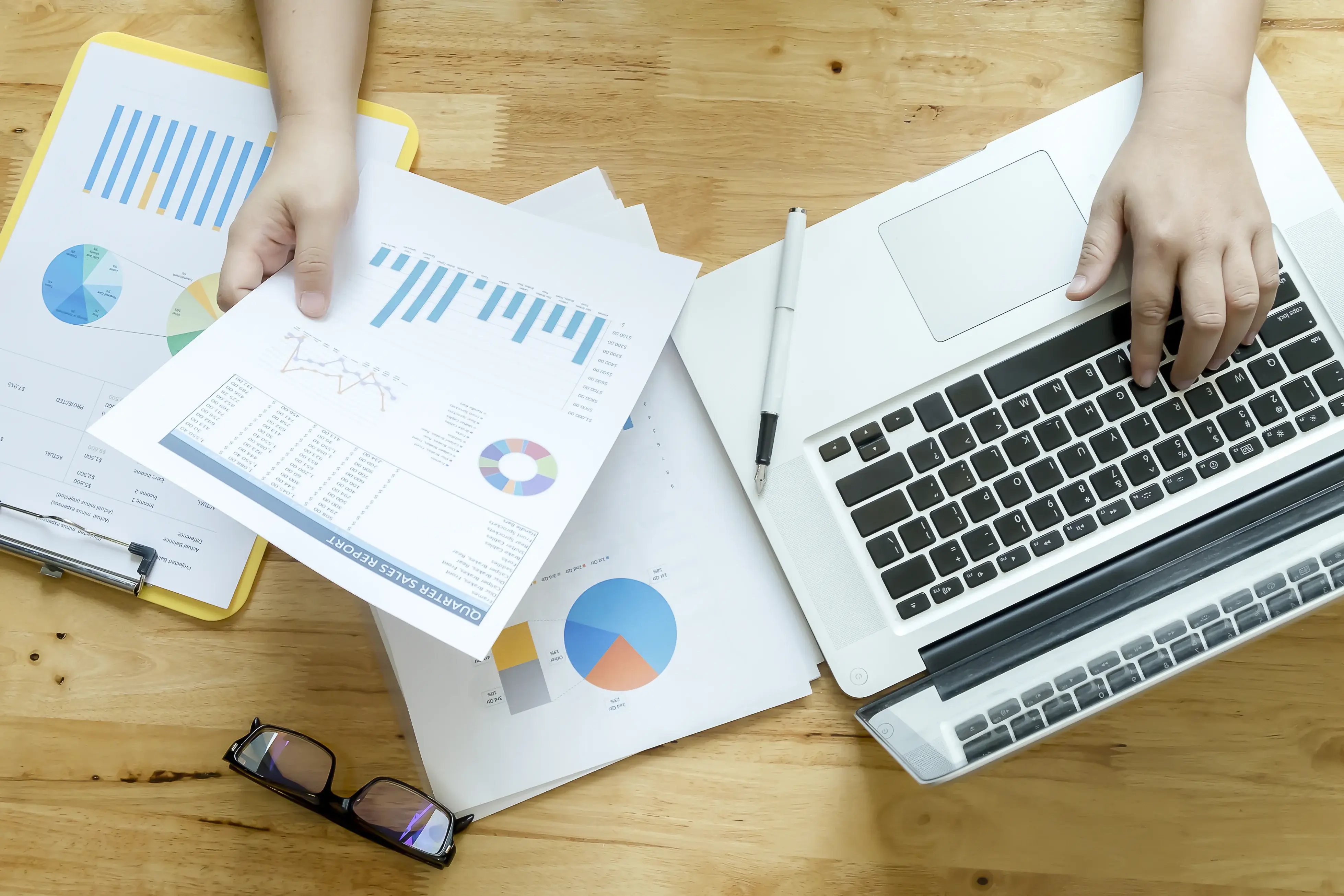 businessman-balanced-financial-foreign-graph-accounting