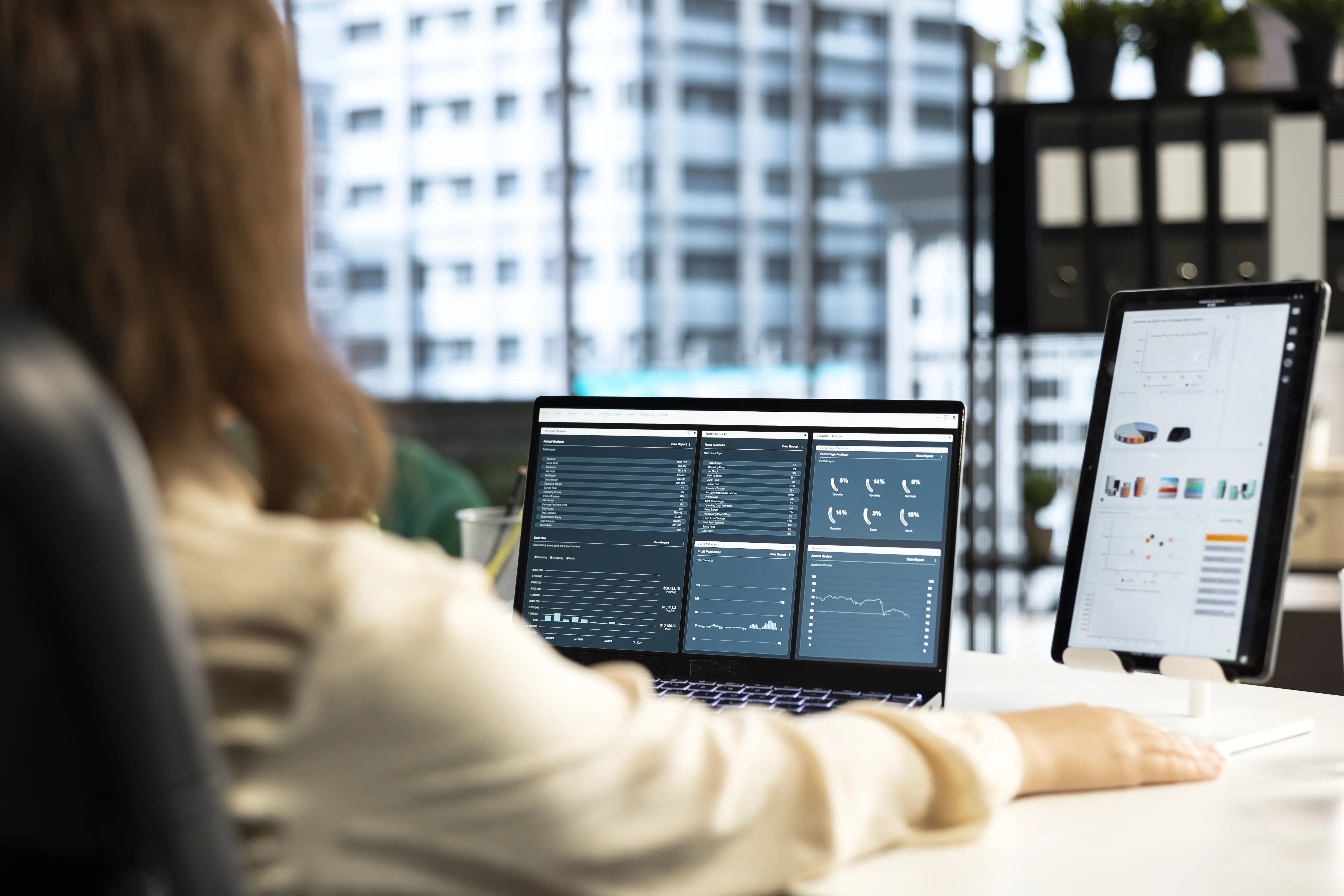 lider-empresarial-y-comerciante-en-busca-de-una-nueva-solucion-de-inversion