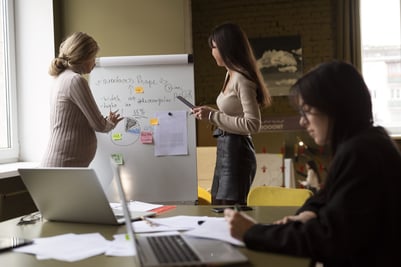woman-working-while-pregnant